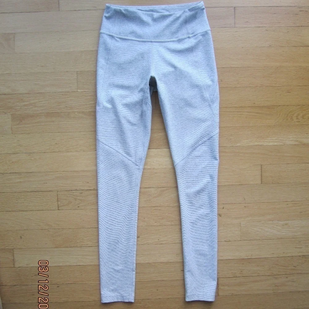 Outdoor Voices 7/8 Warm Up Leggings Women's Size XS Gray Spacedye